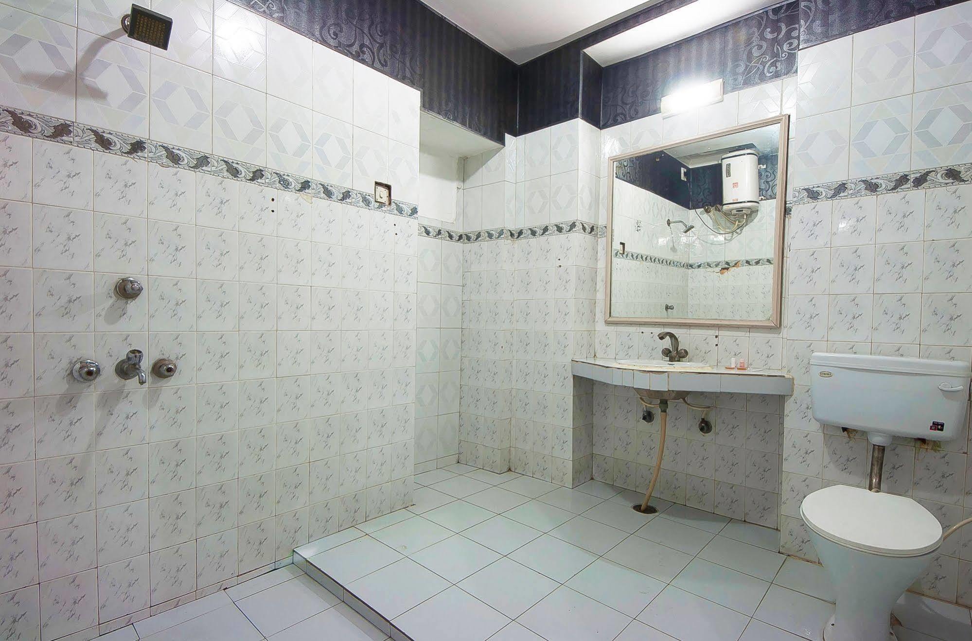 Fabhotel Basera Amritsar Ngoại thất bức ảnh